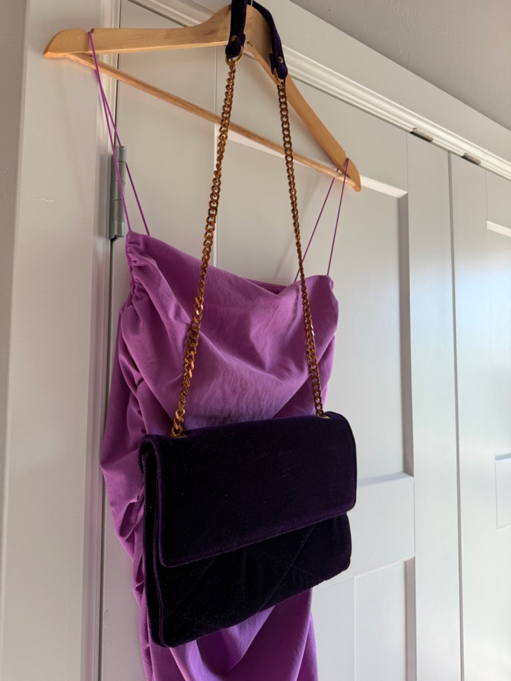Purple Velvet purse with Gold chain handle - Picture 5 of 15